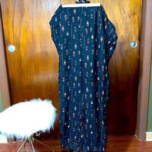 Monroe & Main Jogger dress  pants.